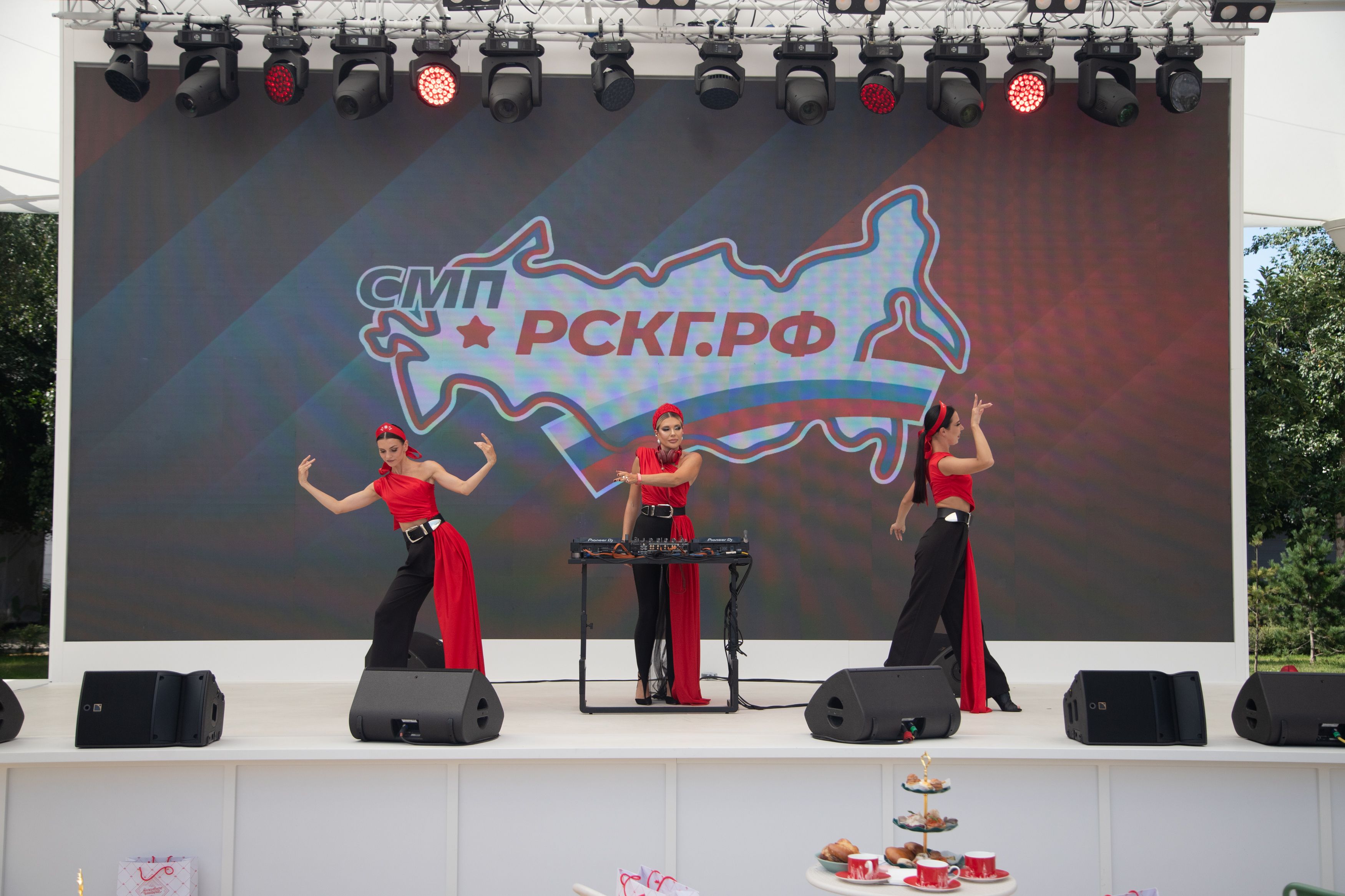 Dj Katya Guseva 2.jpg